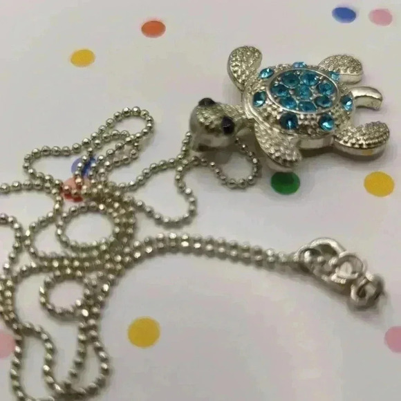 EUC 2" Turtle Blue Rhinestone Shell silvertone body Necklace 18kgp chain euc - Picture 7 of 7